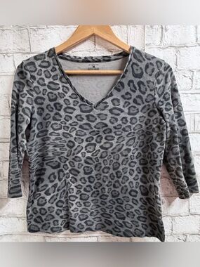 Jones New York Sport Heather Gray Leopard V Neck Sweatshirt